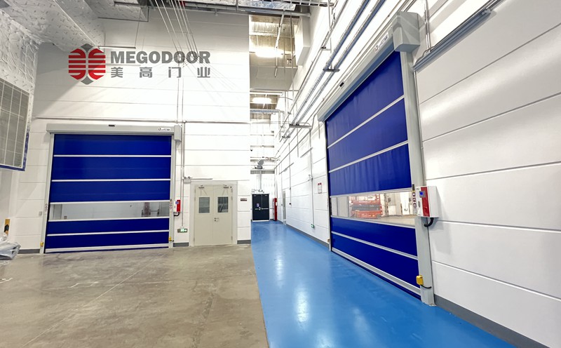 快速卷帘门防火吗?如何选择防火要求区域的电动门插图 蓝色快速卷帘门